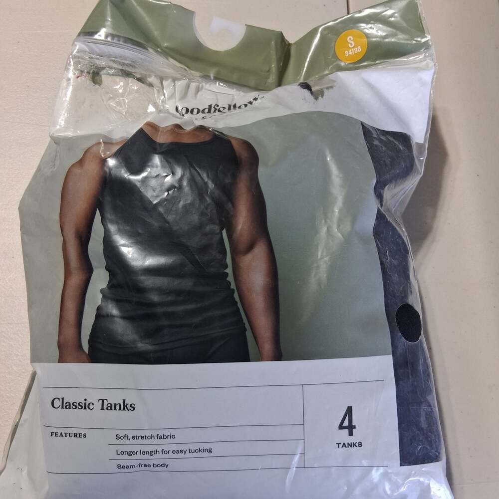 Goodfellow & Co Mens Small black Classic Tanks S 34/36 4 pack